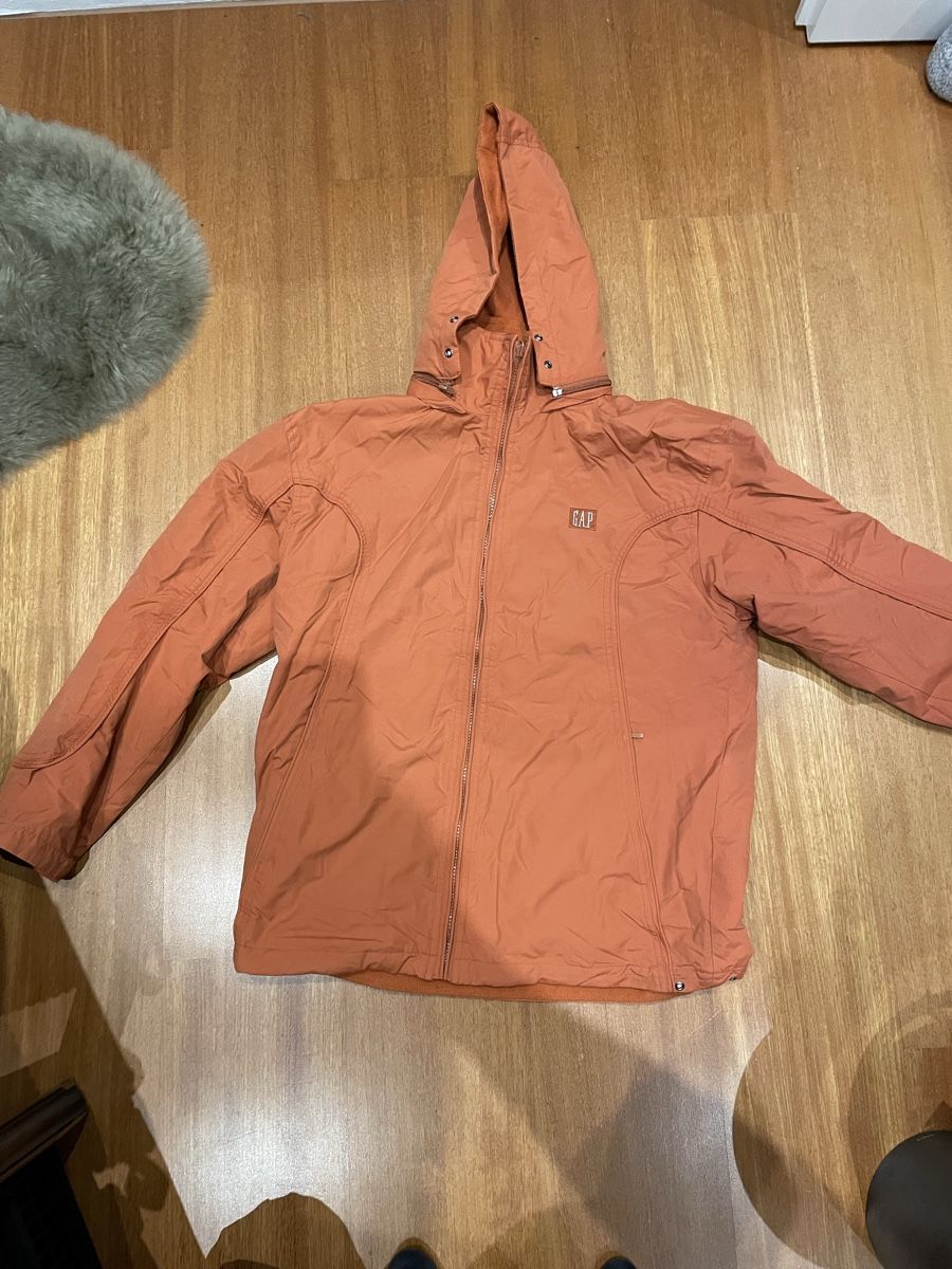 Gap Giacche: GAP Wendbare Jacke mit Kapuze, Rostrot, Grösse L  – Usato da Wädenswil venduto da VintageSalesCH