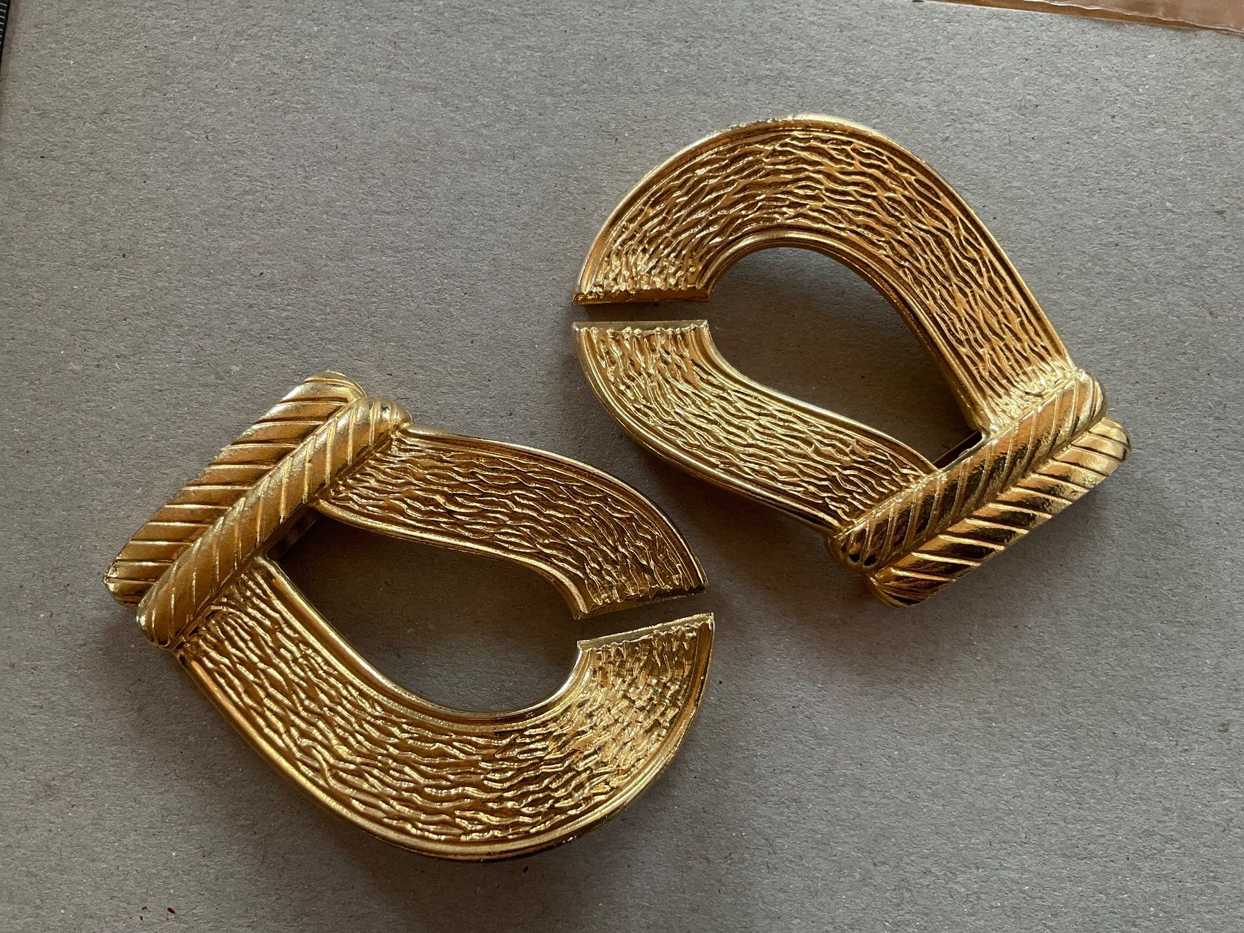 Fibbie per cinture: Gürtelschnalle gold farbig – Usato da Rümlang venduto da euqinom16 2