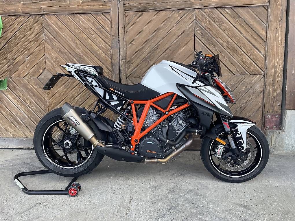 KTM Strada: Ktm 1290 Super Duke R – Usato da Villmergen venduto da roo_wx2w