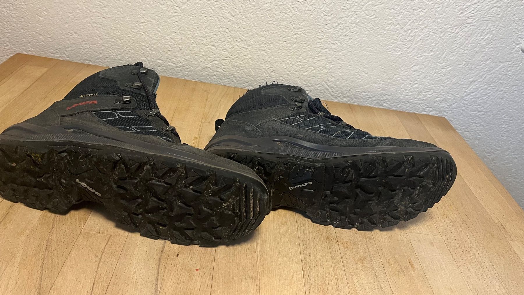 Lowa Scarpe da donna: Lowa Wanderschuhe Gr. 42 – Usato da Zürich venduto da LILIOU 6