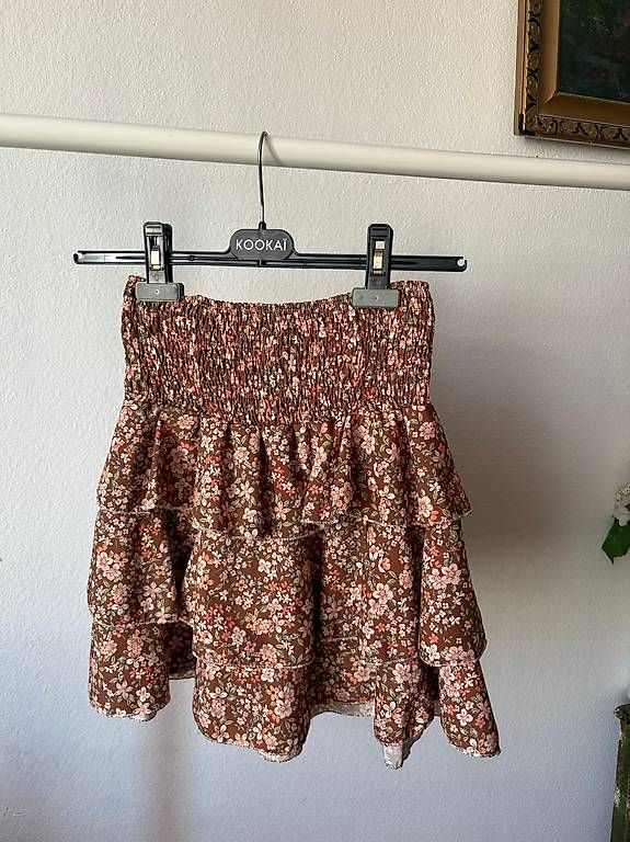 Gonne: Braunes Rock mit Floral Muster  – Usato da Birsfelden venduto da Vic_toria