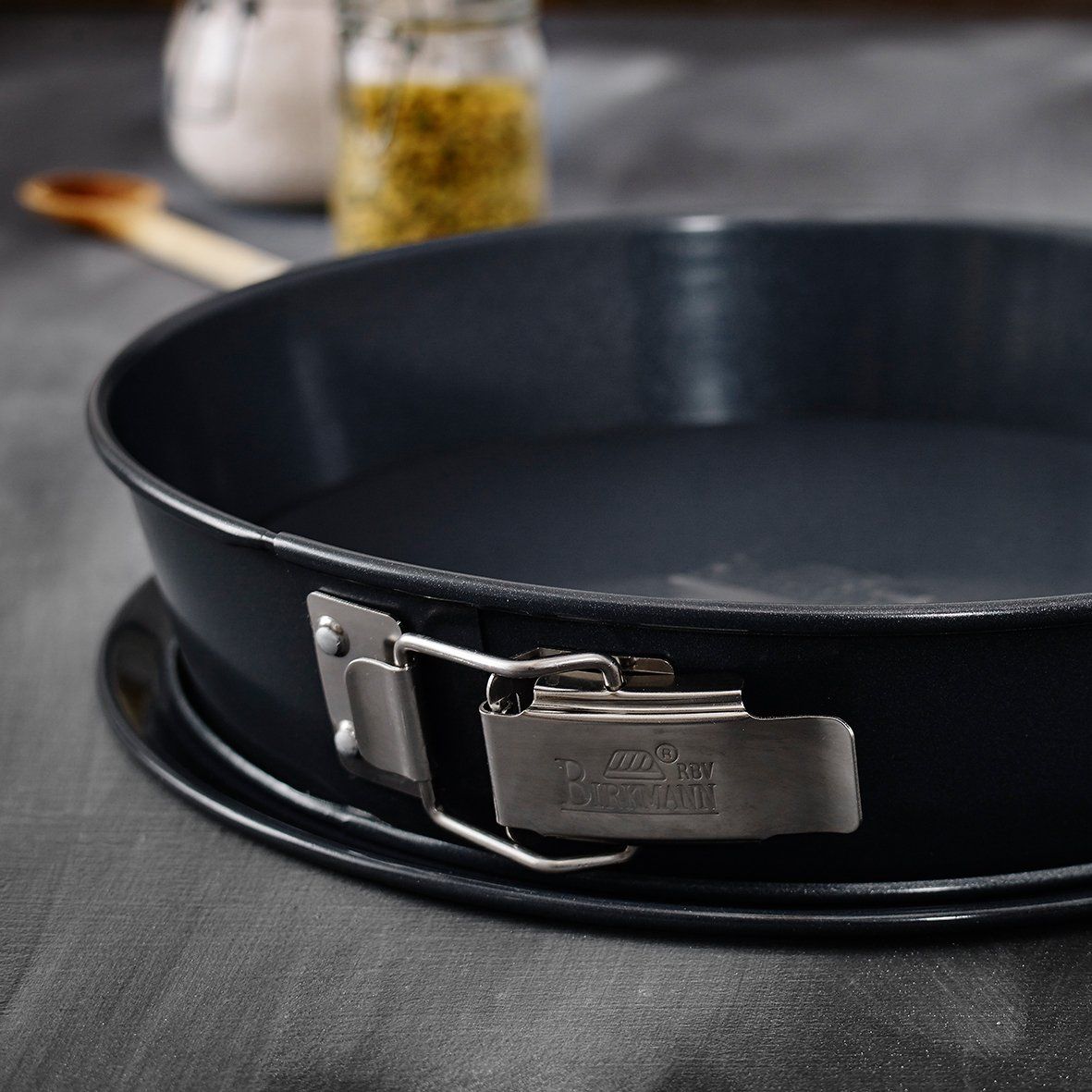 Moules à gâteaux: BIRKMANN PREMIUM Baking Springblech mit Emaille-Boden 32cm – Neuf avec emballage d'origine à Kägiswil par nick333 3