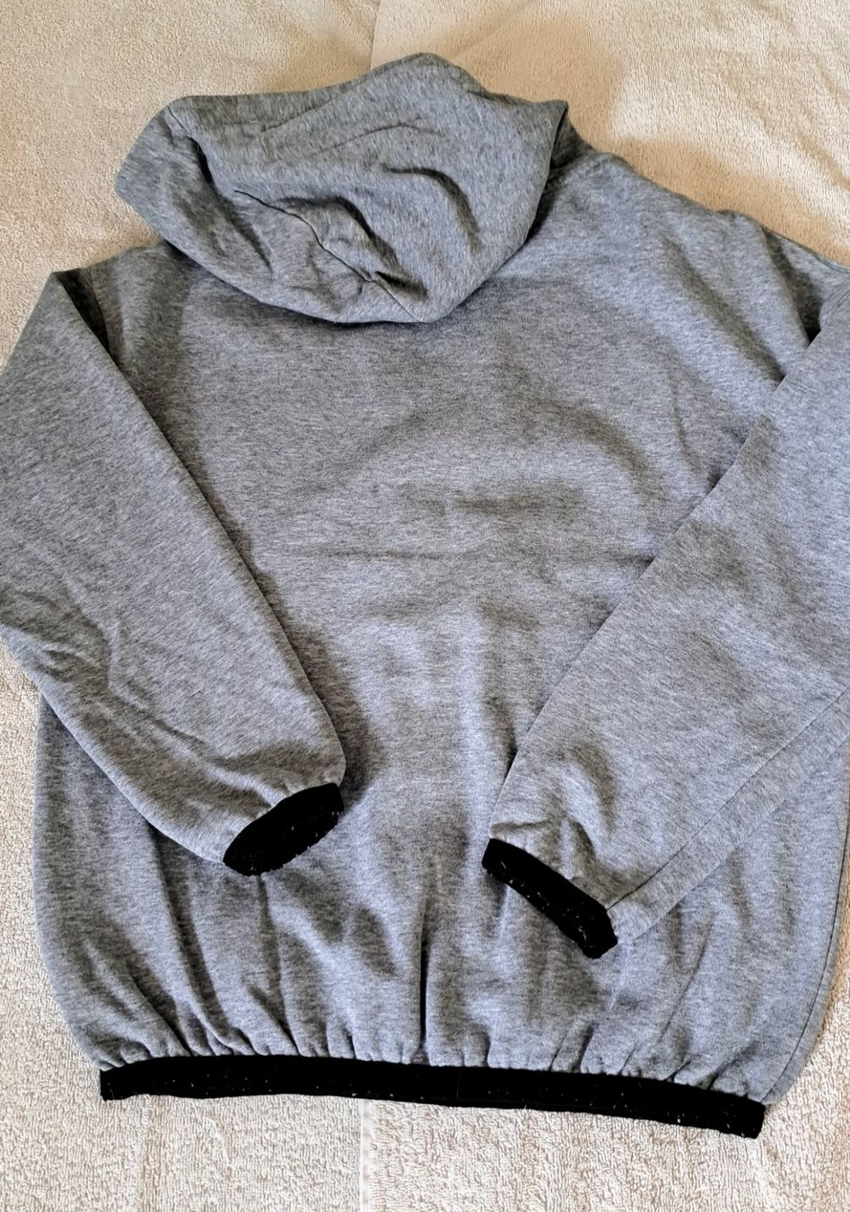 Completi: Hoddie und Trainerhose, Kinder, Gr. 146 – Usato da Bassersdorf venduto da mie5 5