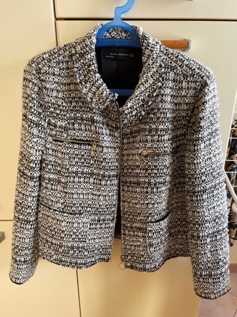 Zara Jacken: Veste "ZARA" – Gebraucht aus Attalens von roronana