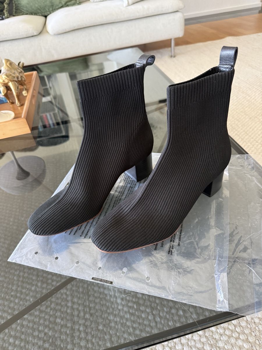 Everlane Damenschuhe: Everlane Black Ankle Boots, Size 9.5, sock boot – Neu (gemäss Beschreibung) aus Kilchberg von anloufra