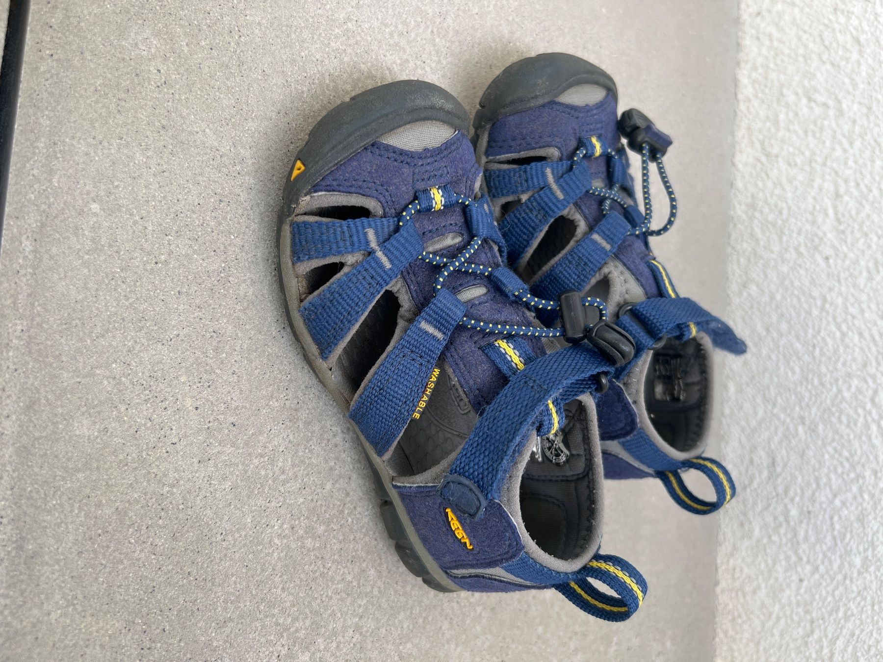 Keen Scarpe per ragazzi: Keen sandali 25/26 – Usato da Minusio venduto da bio_z7yv