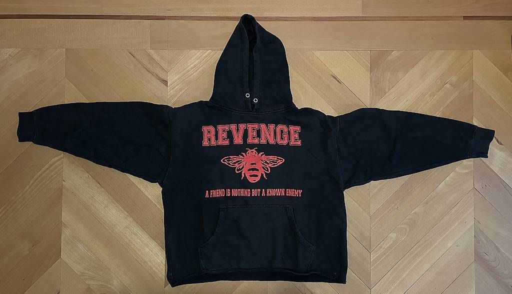 Pullover & Sweatshirts: Revenge Hoodie – Gebraucht aus Zürich von elr_95gx