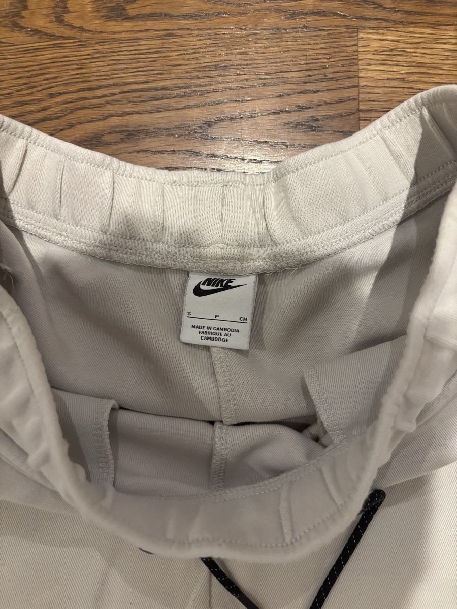Nike Hosen: Nike Tech Fleece Hose – Gebraucht aus Hirzel von leandro_. 1
