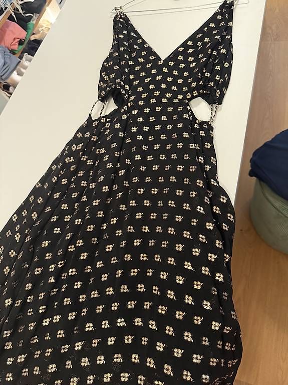 Robes: Kleid Maje lang – D'occasion à Luzern par per_mxf5 1
