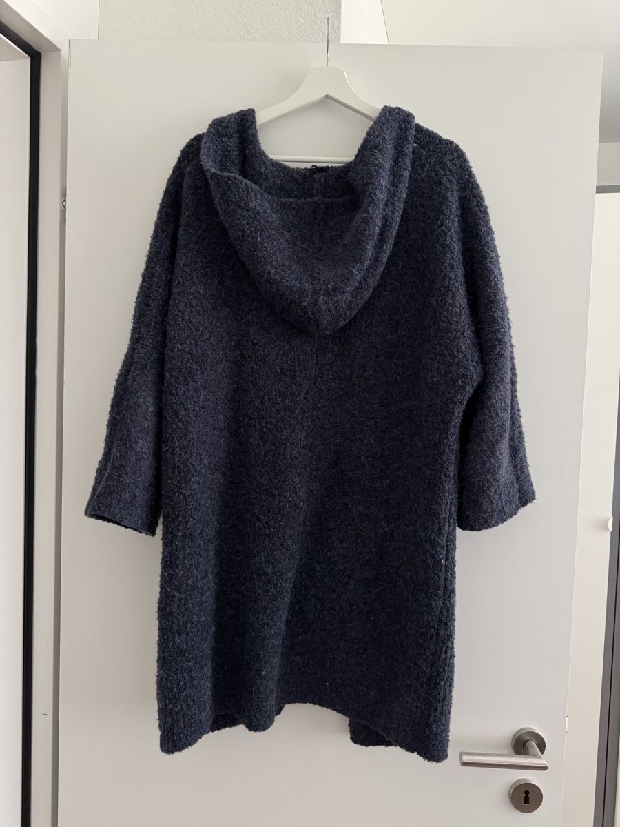 C&A Vestes: Damen Strickjacke dunkelblau mit Kapuze  – D'occasion à Dietwil par vera2301 1