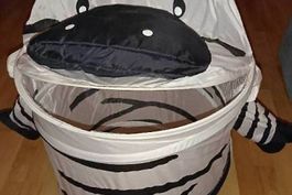 Coffre à linge zèbre