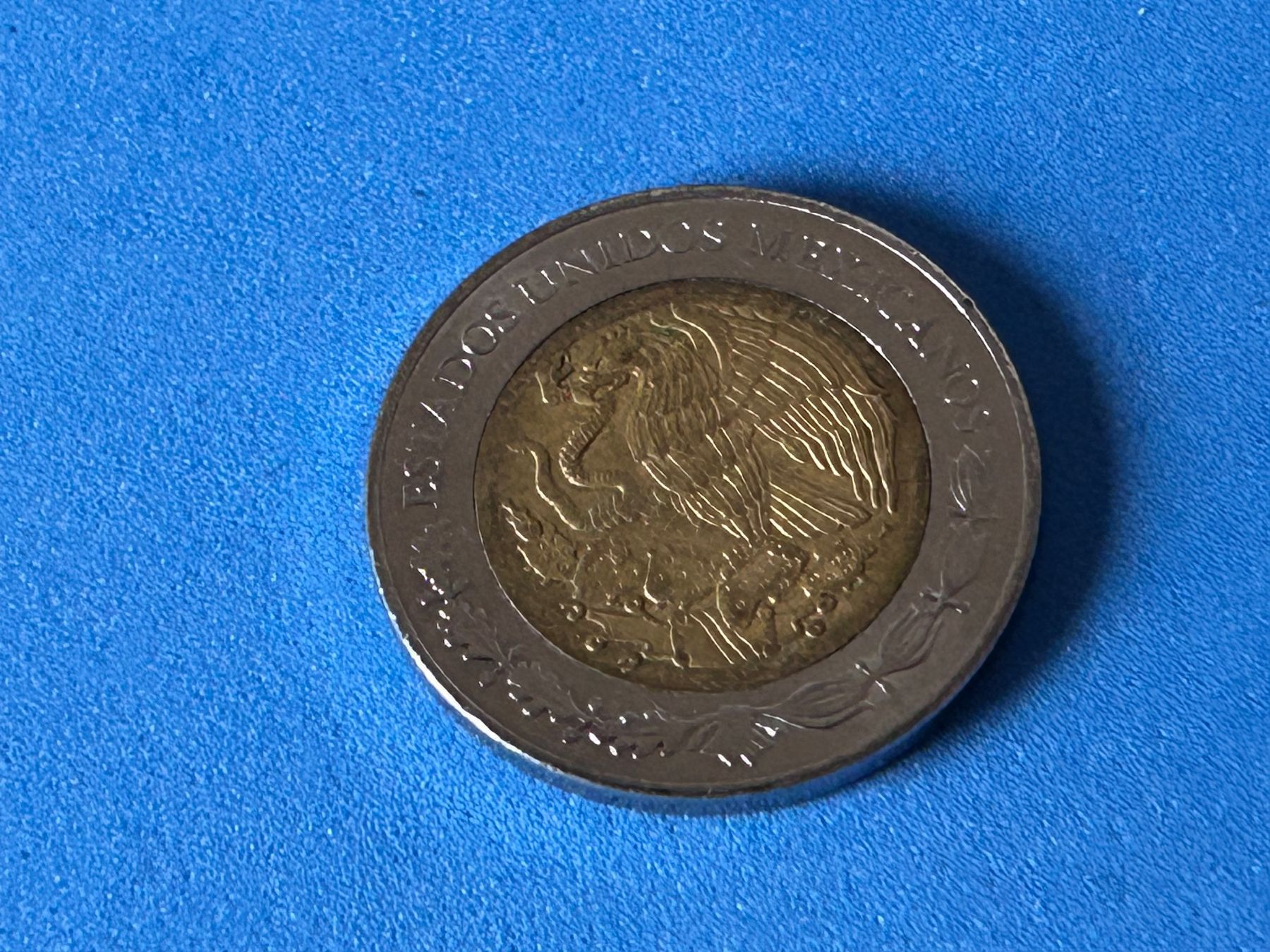 Tutti le monete: Mexico - 2 Pesos 2013 – Usato da Corcelles NE venduto da AJKader 3