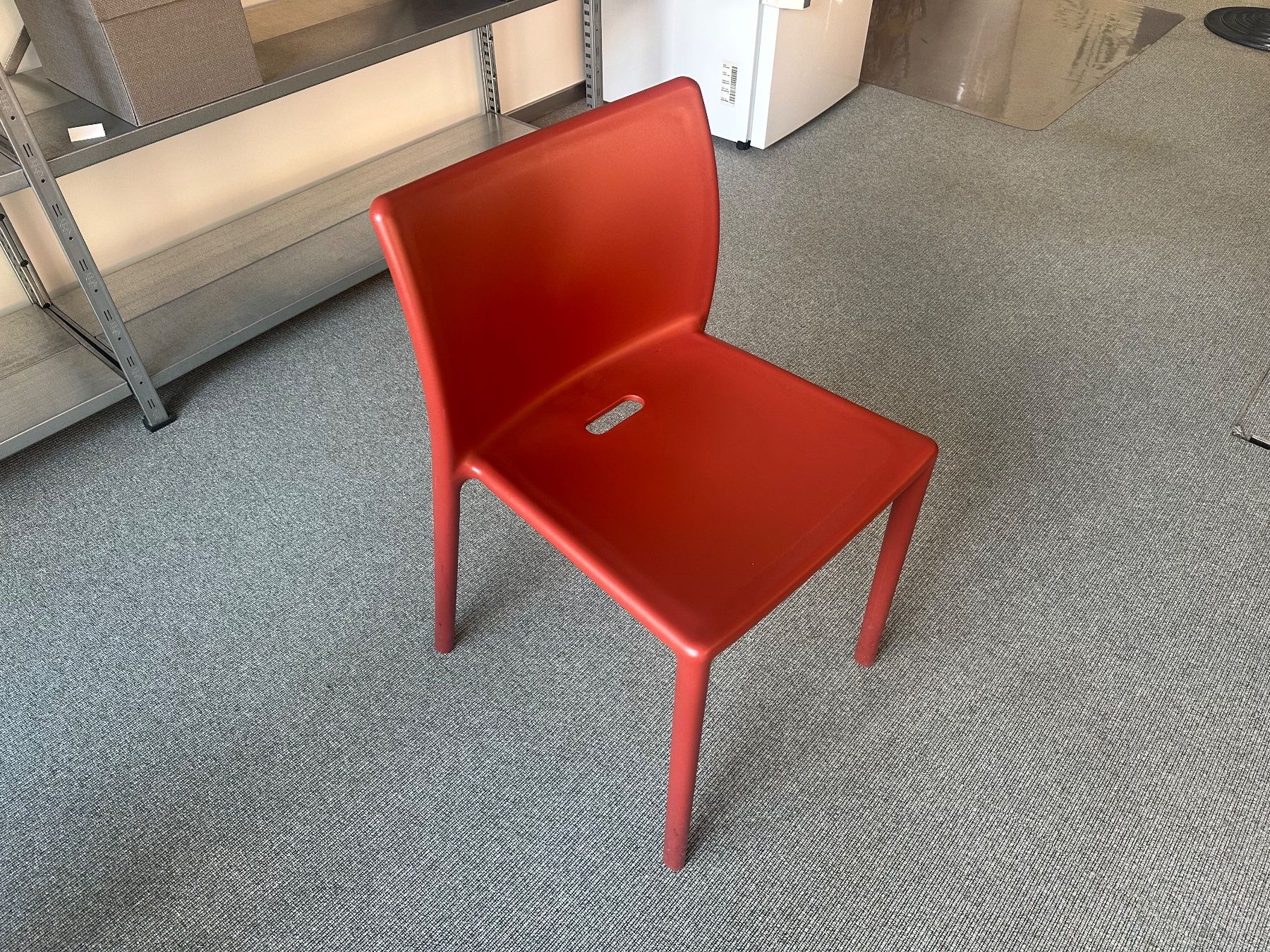 Chaises: Stuhl rot Kunststoff – D'occasion à Zürich par rom_sh7s