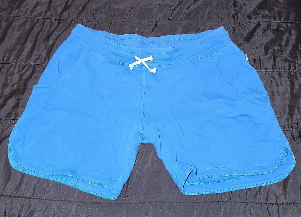 Pantaloni: kurze Shorts Gr. XL – Usato da Wädenswil venduto da Cpaco