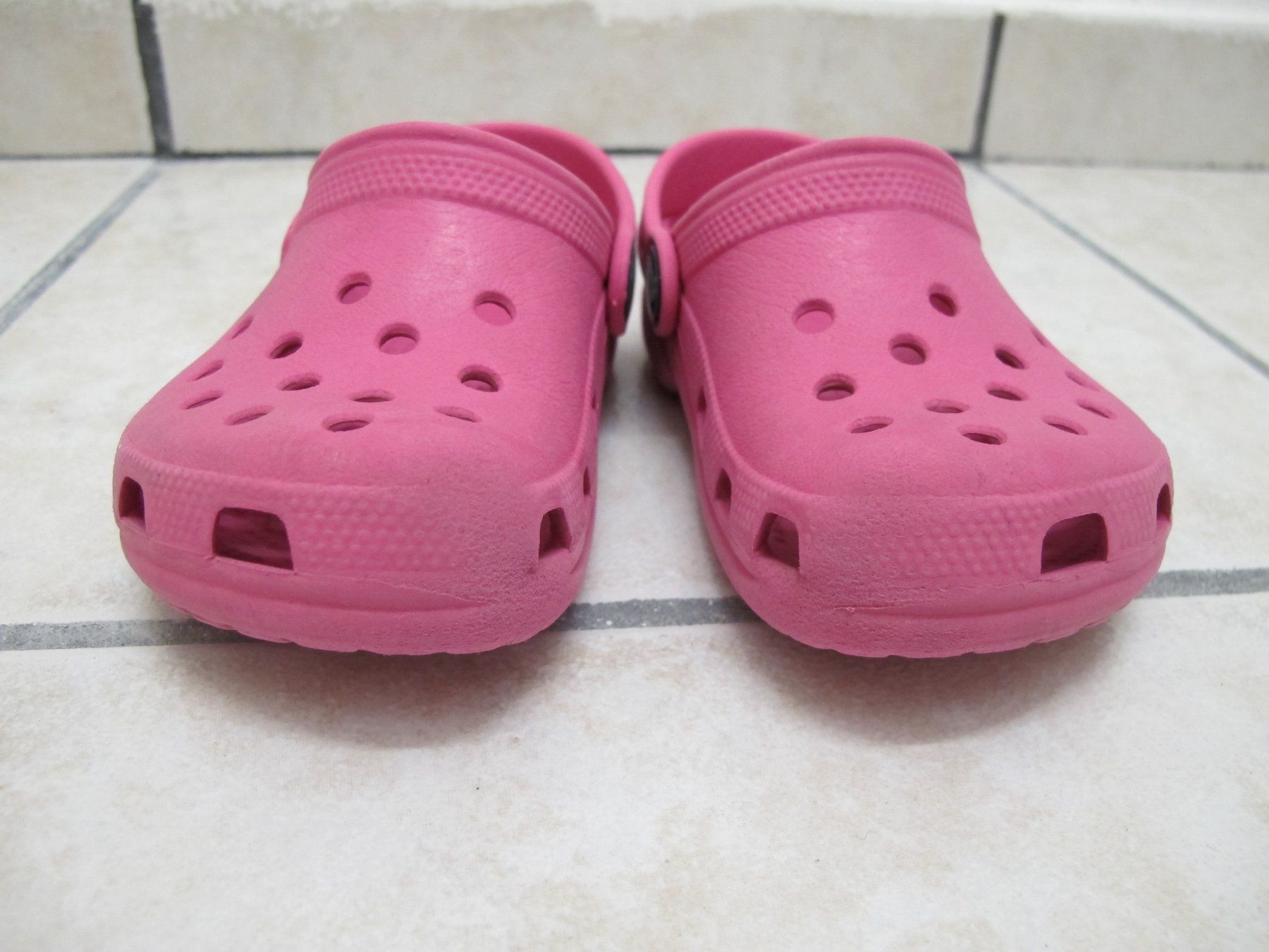 Chaussures filles: Crocs Classic Clog Gr. 6/7 – D'occasion à Rheinfelden par zwitschi_09 3