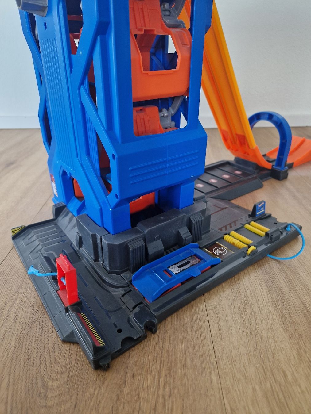 Hot Wheels Giocattoli: Hot Wheels Mega Garage – Usato da Oberbüren venduto da dani_brunner 7