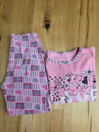Süesser Mädchen Pyjama, Grösse 134, Dalmatiener Motiv