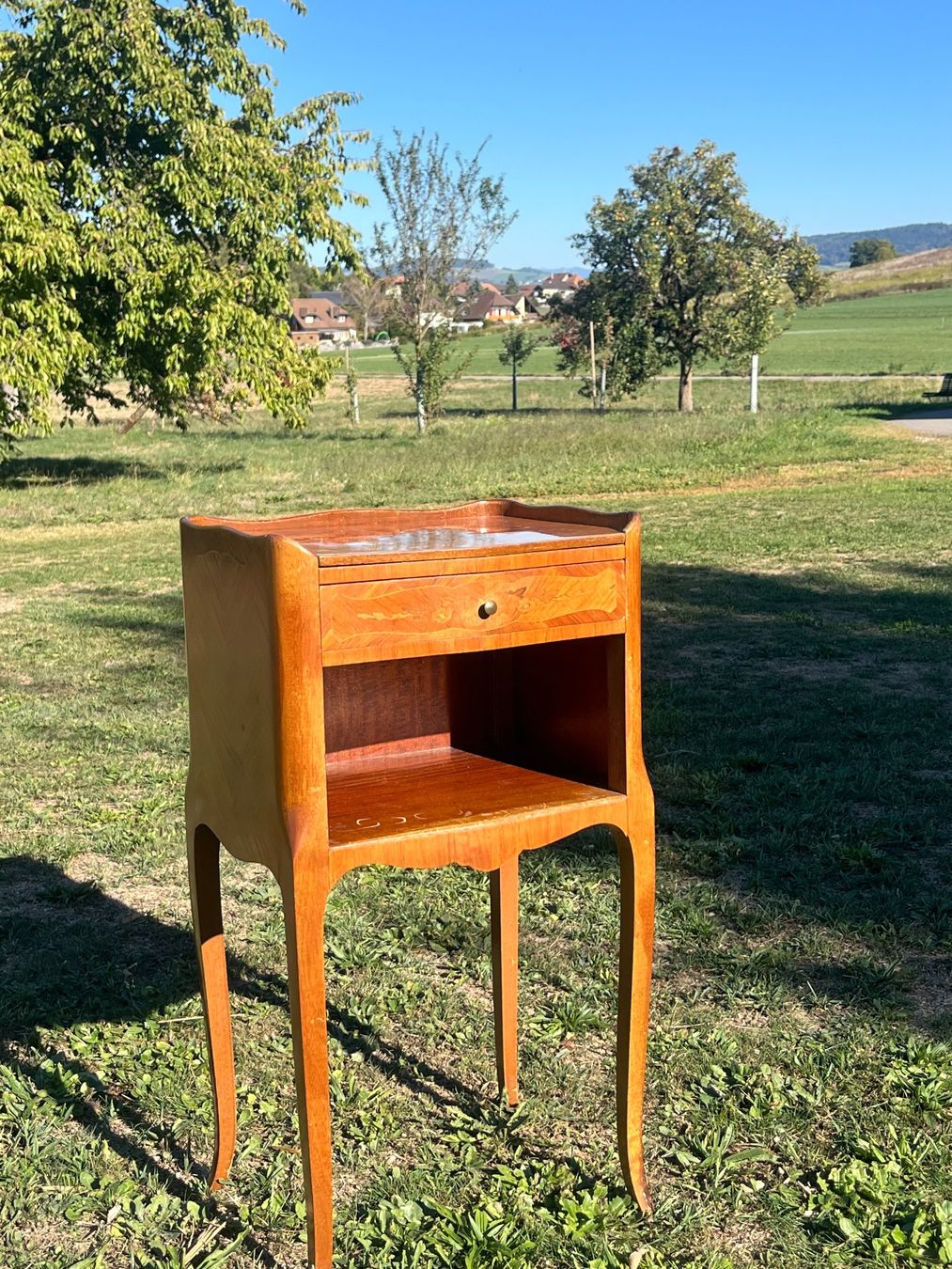 Tische: Tischli Antik  mit Schublade – Gebraucht aus Allmendingen b. BE von juair 6