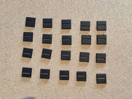 Für Warhammer: Base - 15 Bases, 20 x 20 mm Schlitz quer