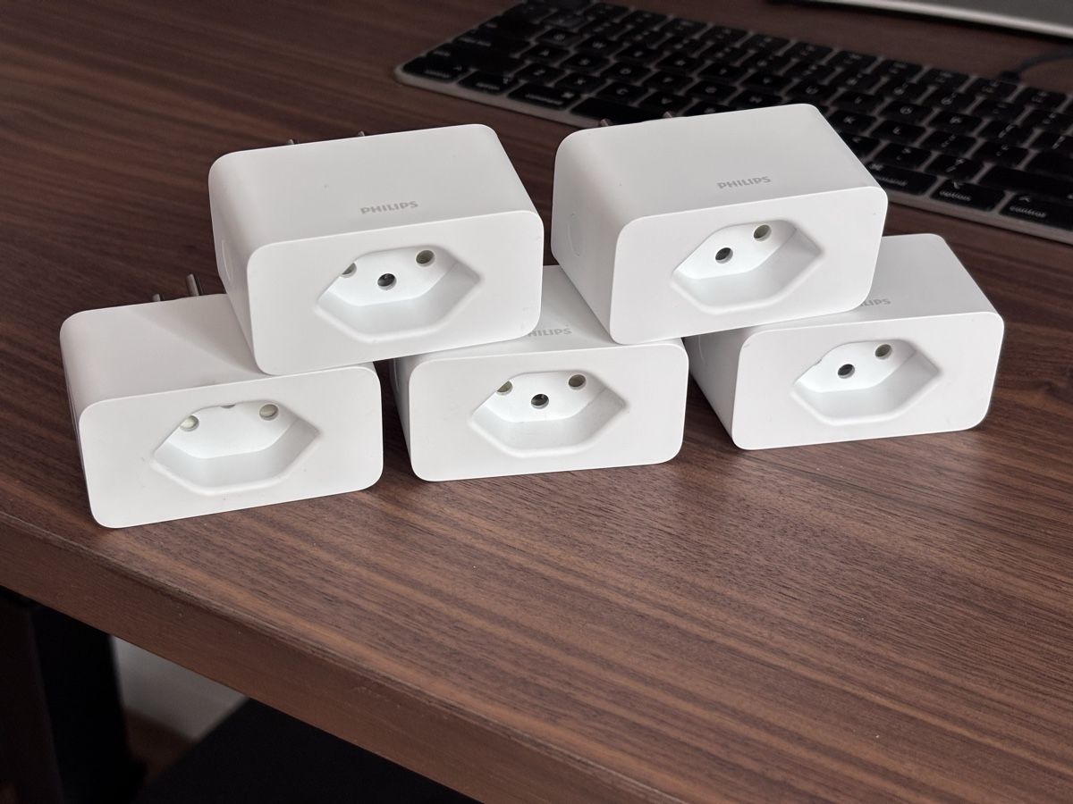 Spine: 5 x Phillips Hue Smart Plug – Usato da Muri AG venduto da qqx