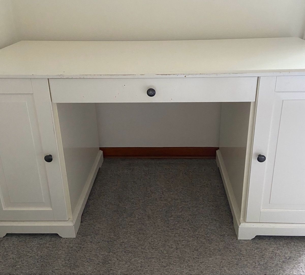 Ikea Scrivanie: IKEA LIATORP Schreibtisch – Usato da Basel venduto da Aline.wy 1