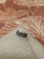 Slberfarbener offener Ring keltischer Knoten, neu