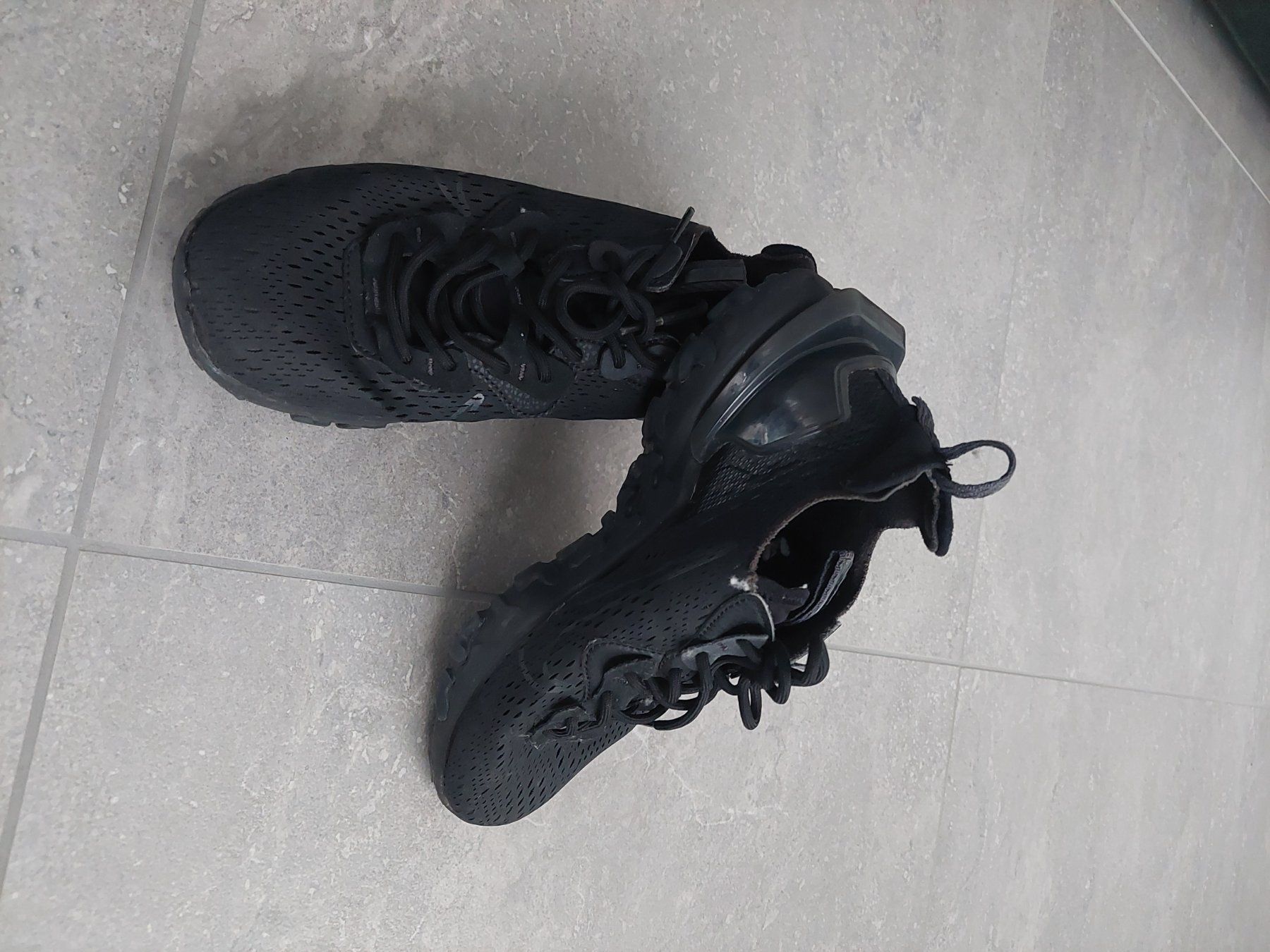 Nike Scarpe da uomo: Schwarze Nike Turnschuhe, Grösse 40 – Usato da Brunegg venduto da Cantabria
