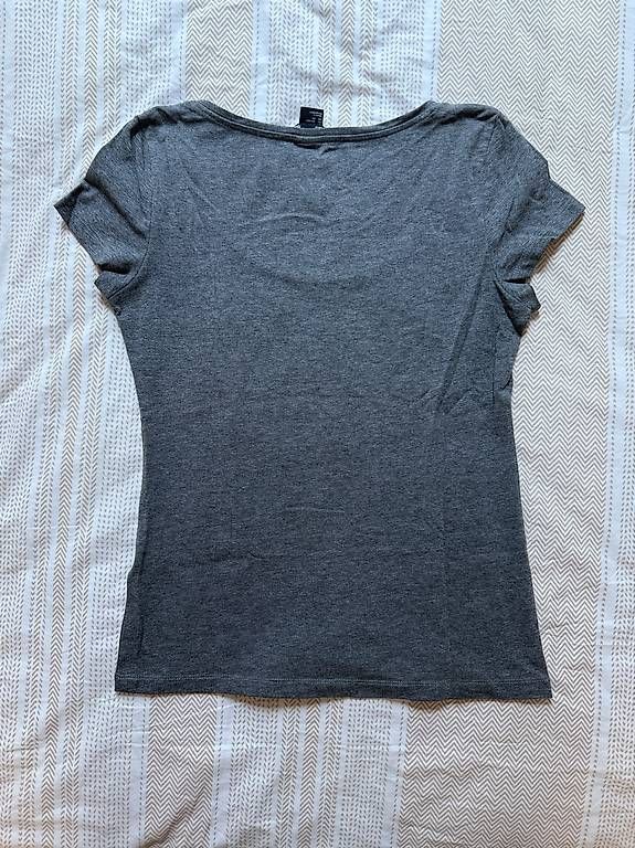 T-shirts: Basic Shirt Grösse S – D'occasion à Zürich par joe_9lm9 2