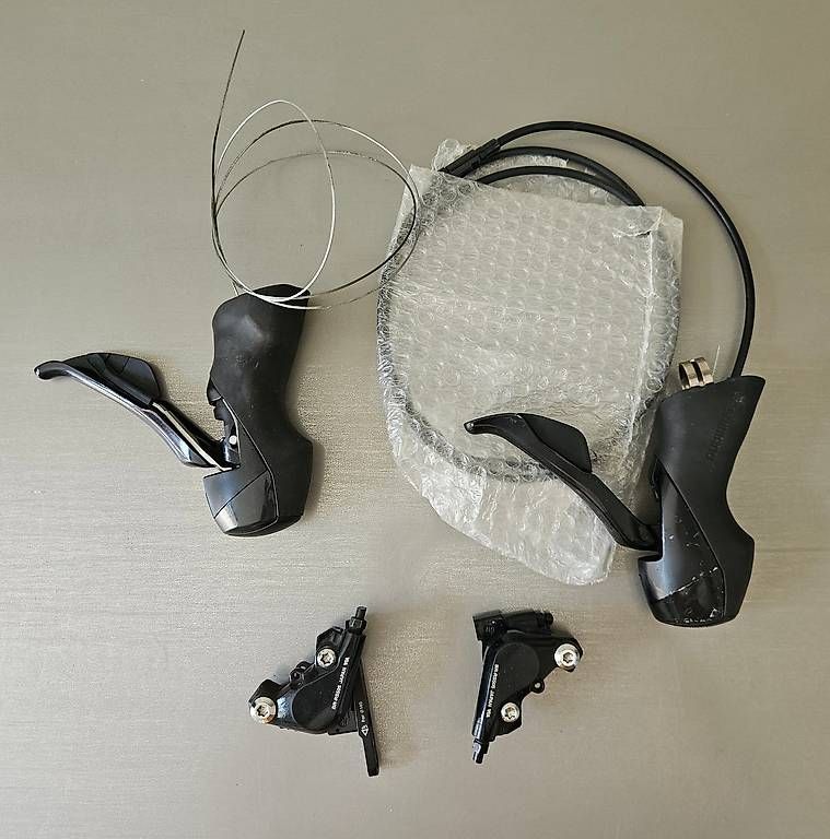 Shimano Pezzi di ricambio: Shimano RS505 Schalthebel und Bremssättel – Usato da Bern venduto da _mfp_