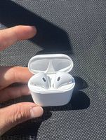 Apple AirPods mit Ladecase