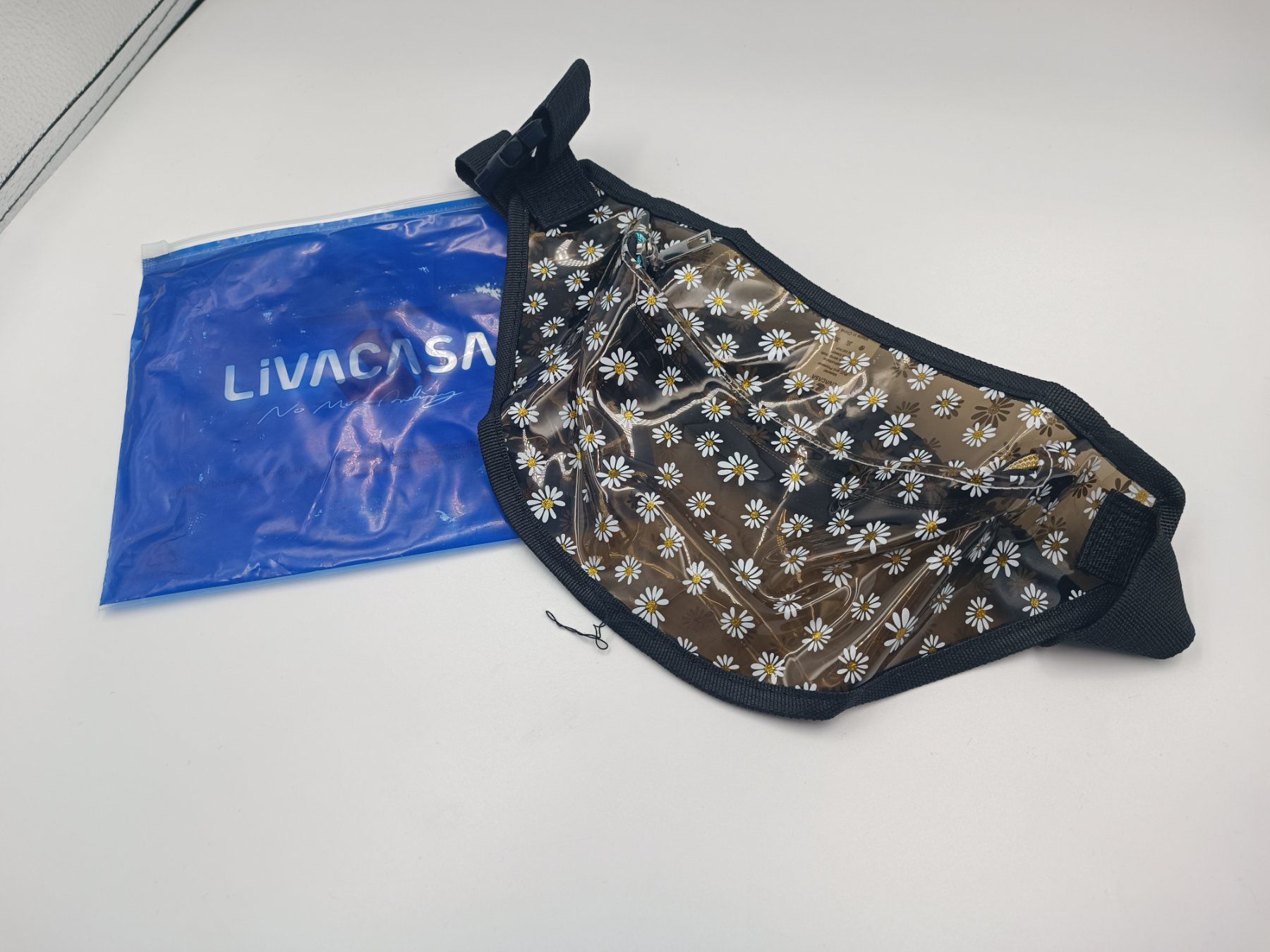 Borse: Bauchtasche Gänseblümchen Livacasa – Nuovo e nell'imballaggio originale da Schlieren venduto da 2nd-Life