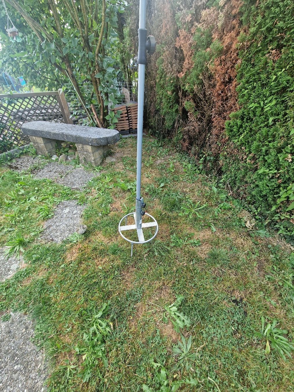 Ombrelloni: Garden Parasol white metal pole base  – Usato da Ebikon venduto da jag_bmt9 2
