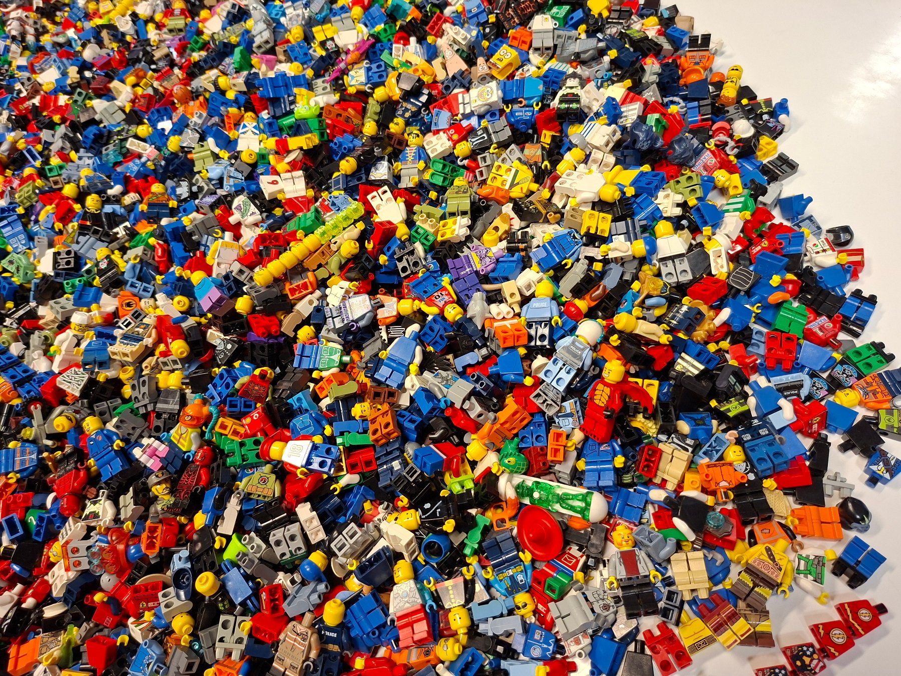 Lego Giocattoli: Lego Minifiguren 7,650 kg – Usato da Sils im Domleschg venduto da AMAG_AUDI_ZH 7