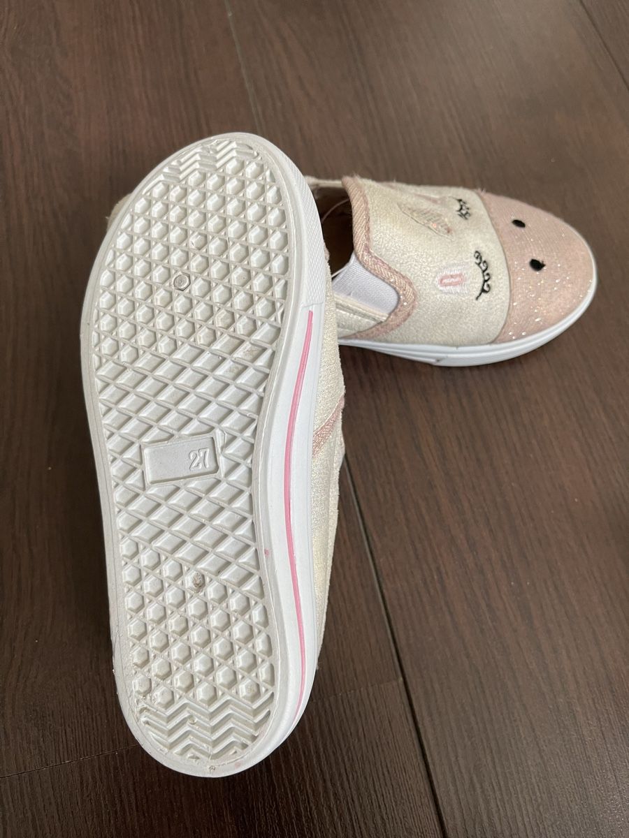 Schuhe für Mädchen: Pantoufles fille pointure 27 – Gebraucht aus MARLY von AISLEE 1