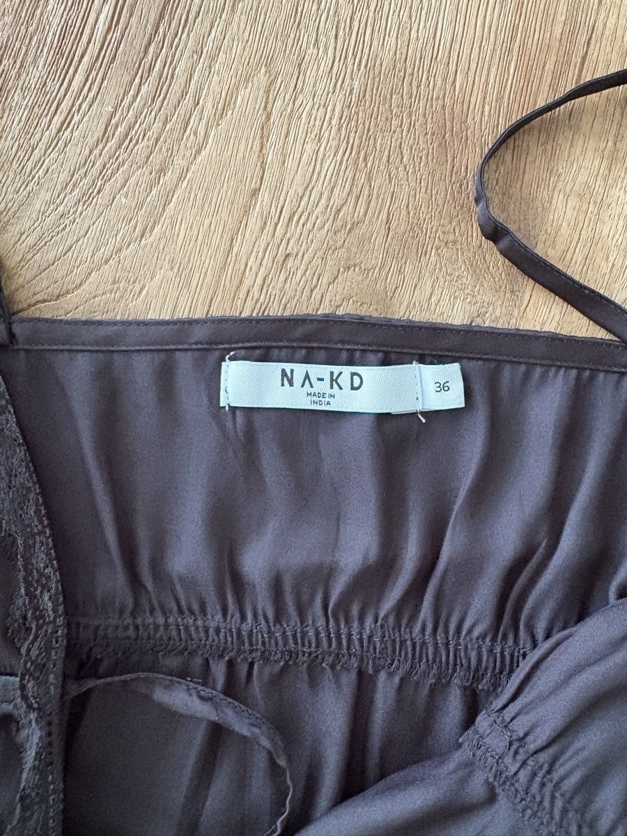 Na-kd Top: NA-KD Satin Top black size 36 – Usato da Dänikon ZH venduto da Annikaberg 2