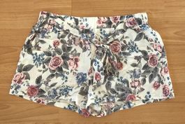 Short mit Rosenmotiv