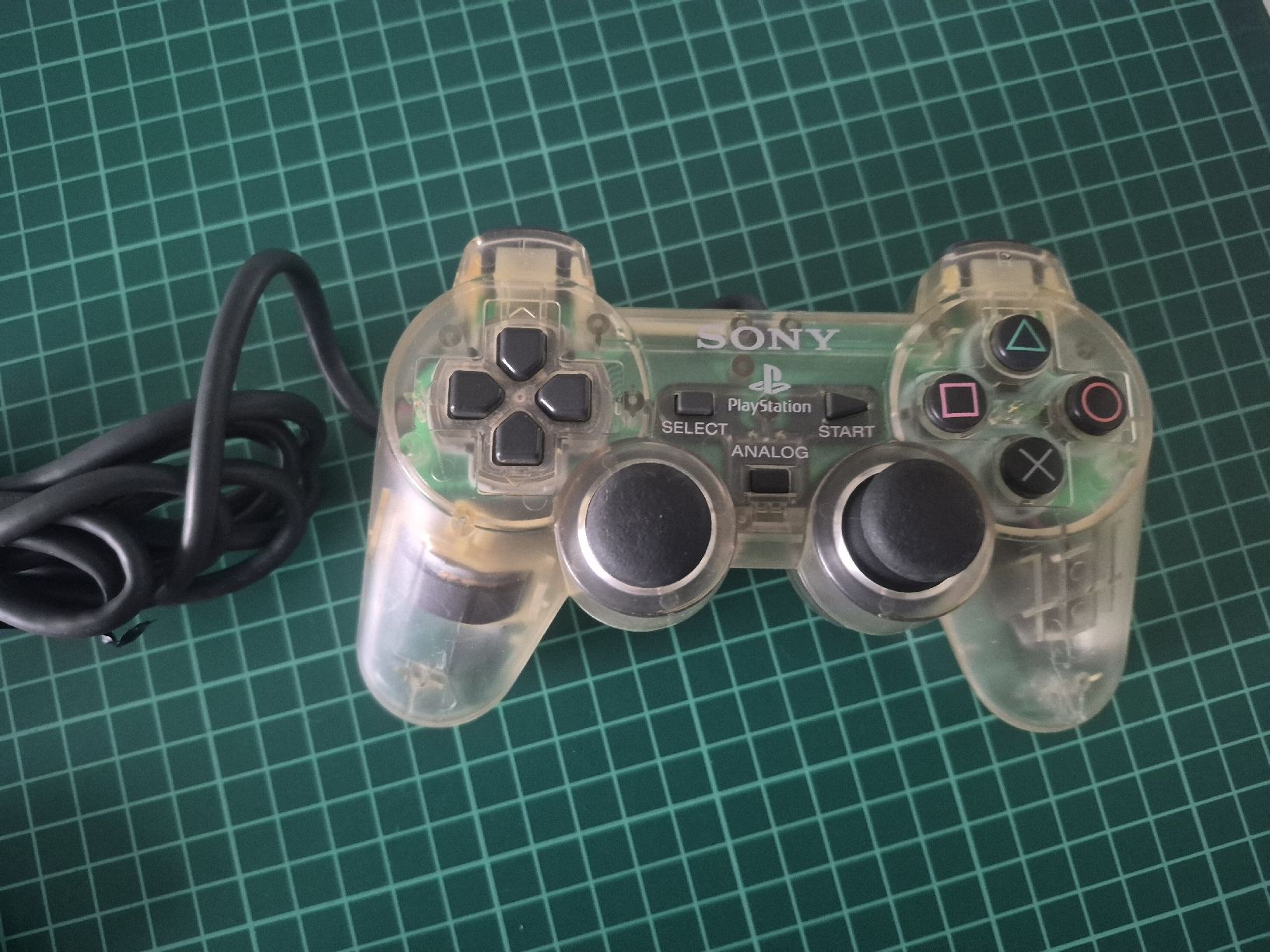 Sony Manettes: PS2 Transparent Controller - Great Summer Gaming! 🎮  – D'occasion à Meyrin par Retro-GZ