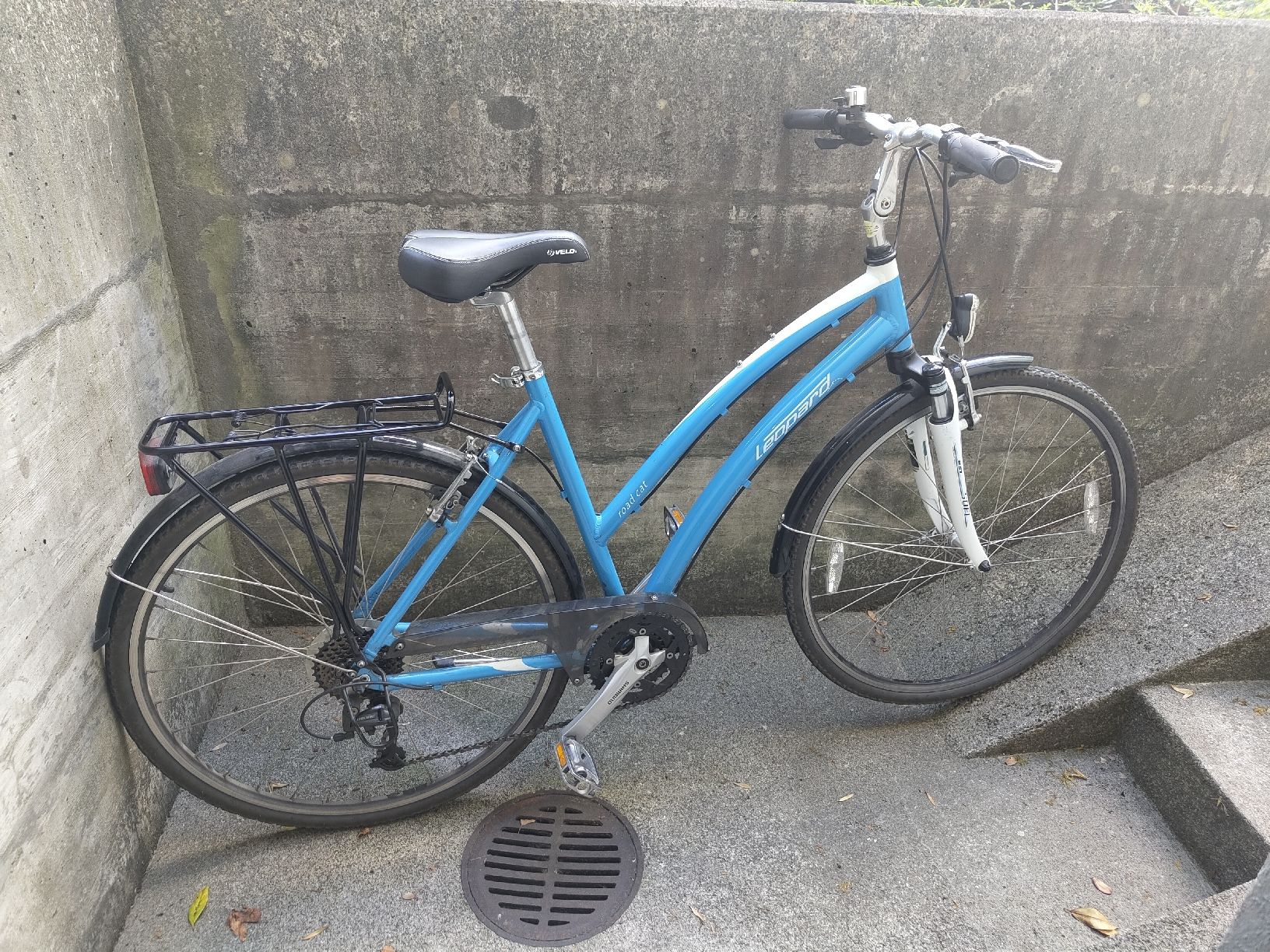 Velos: Damenfahrrad  – Gebraucht aus Thalwil von CMG-HOLZDESIGN