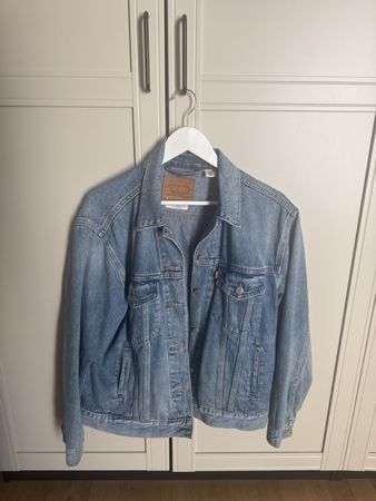 Denim Jacket Levi's Premium blue size L good condition