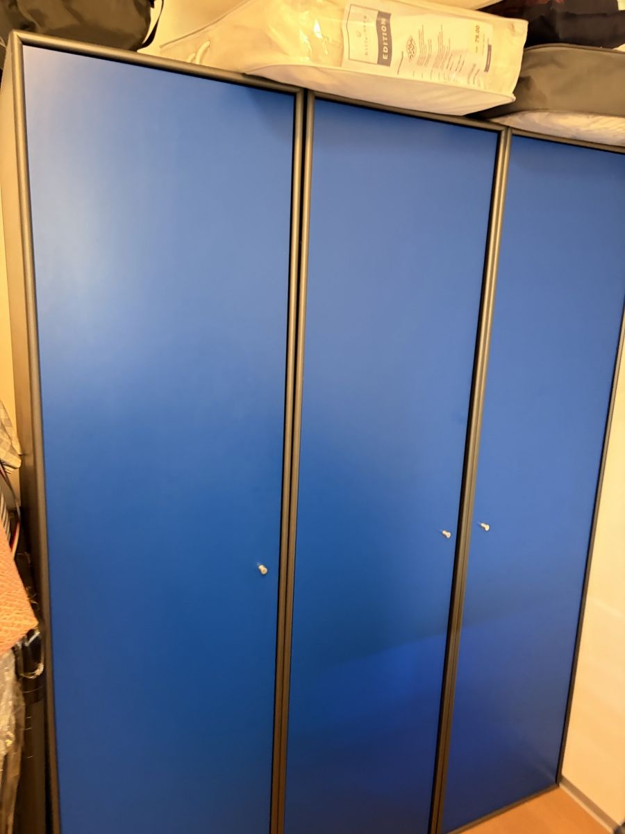 Armoires: Montana Designer Kleiderschrank  – D'occasion à Mellingen par Ifstarr