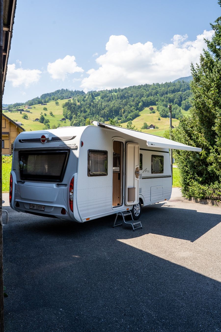 Remorques: Bürstner Averso 490 TL, Modell 2018 – D'occasion à Kerns par Phil.zi