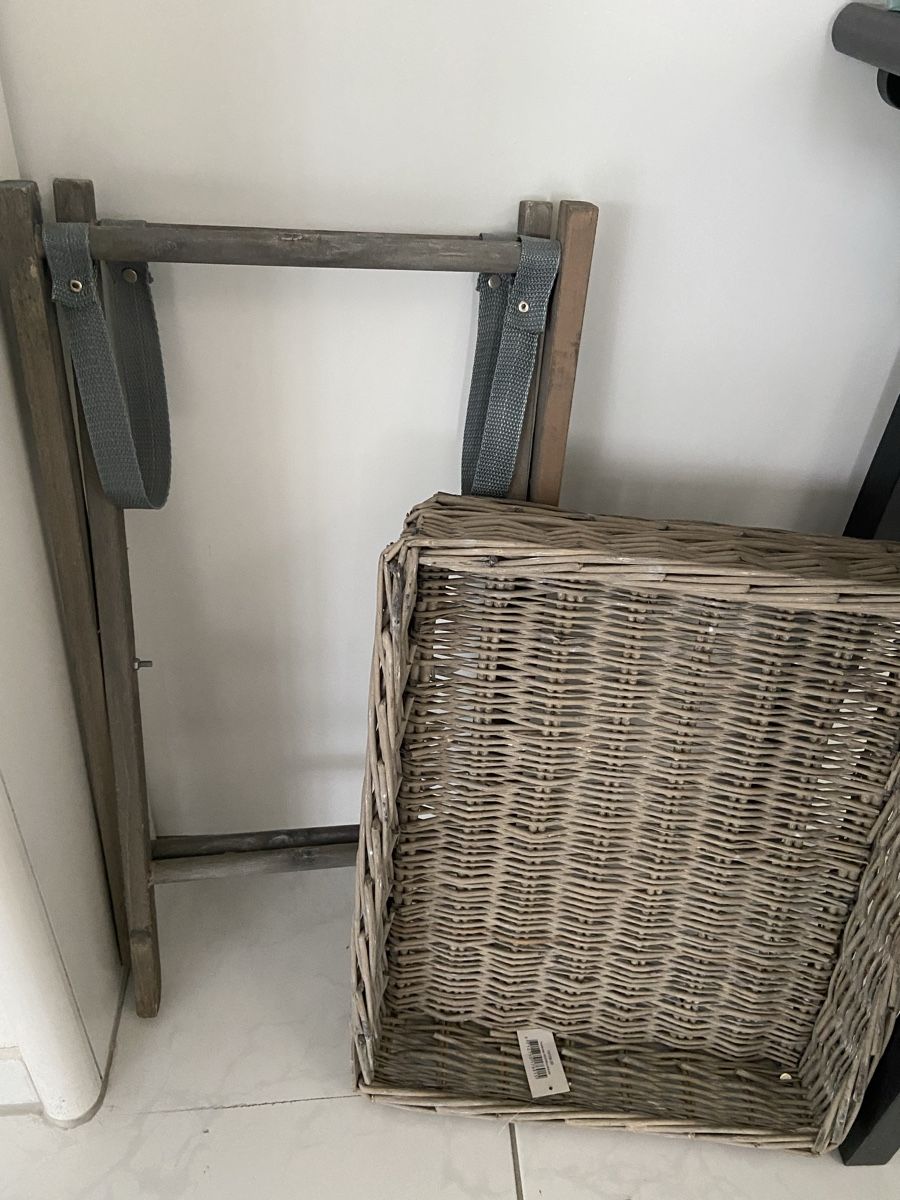 Tavoli: Serviertisch von Chic  Antique Dänemark Rattan grau – Usato da Luzern venduto da waterfront1 4