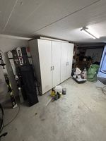 Grande armoire de rangement pour cave / garage