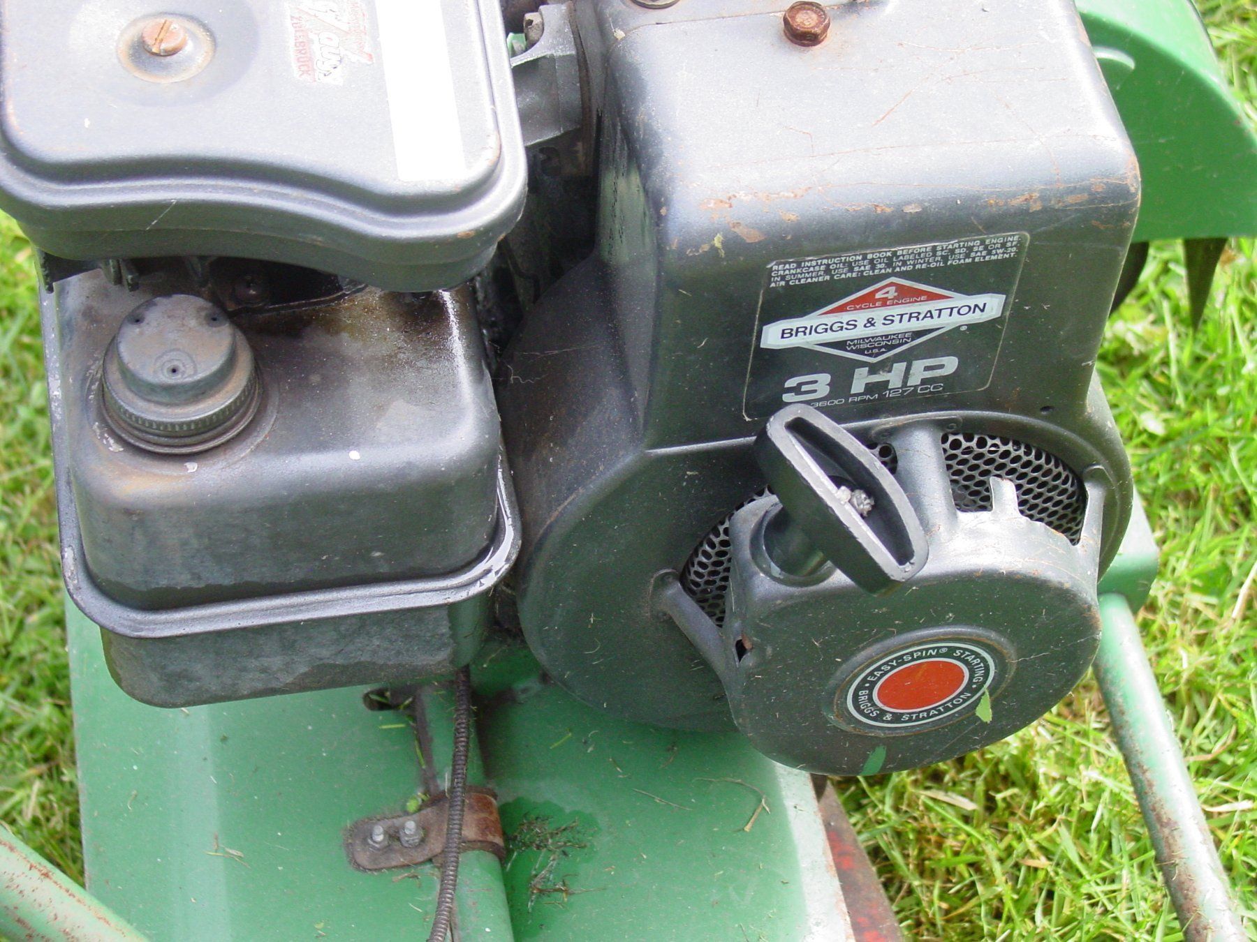 Tondeuses à gazon: Spindelmäher mit Walze von Wega Benzin – D'occasion à Dietwil par rodeoch 4
