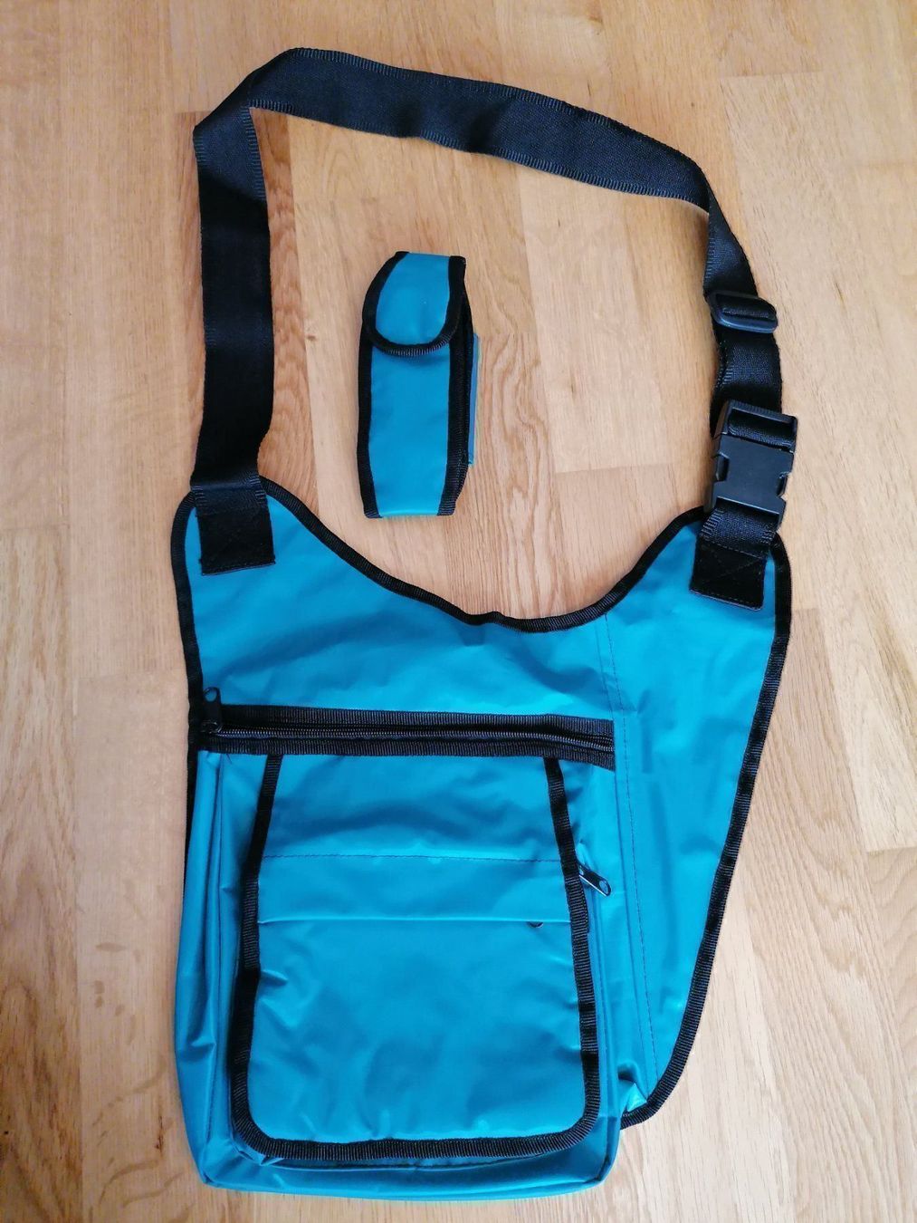 Taschen: Schultertasche sehr robust in Türkis – Neu (gemäss Beschreibung) aus Muri AG von goodmood17 1