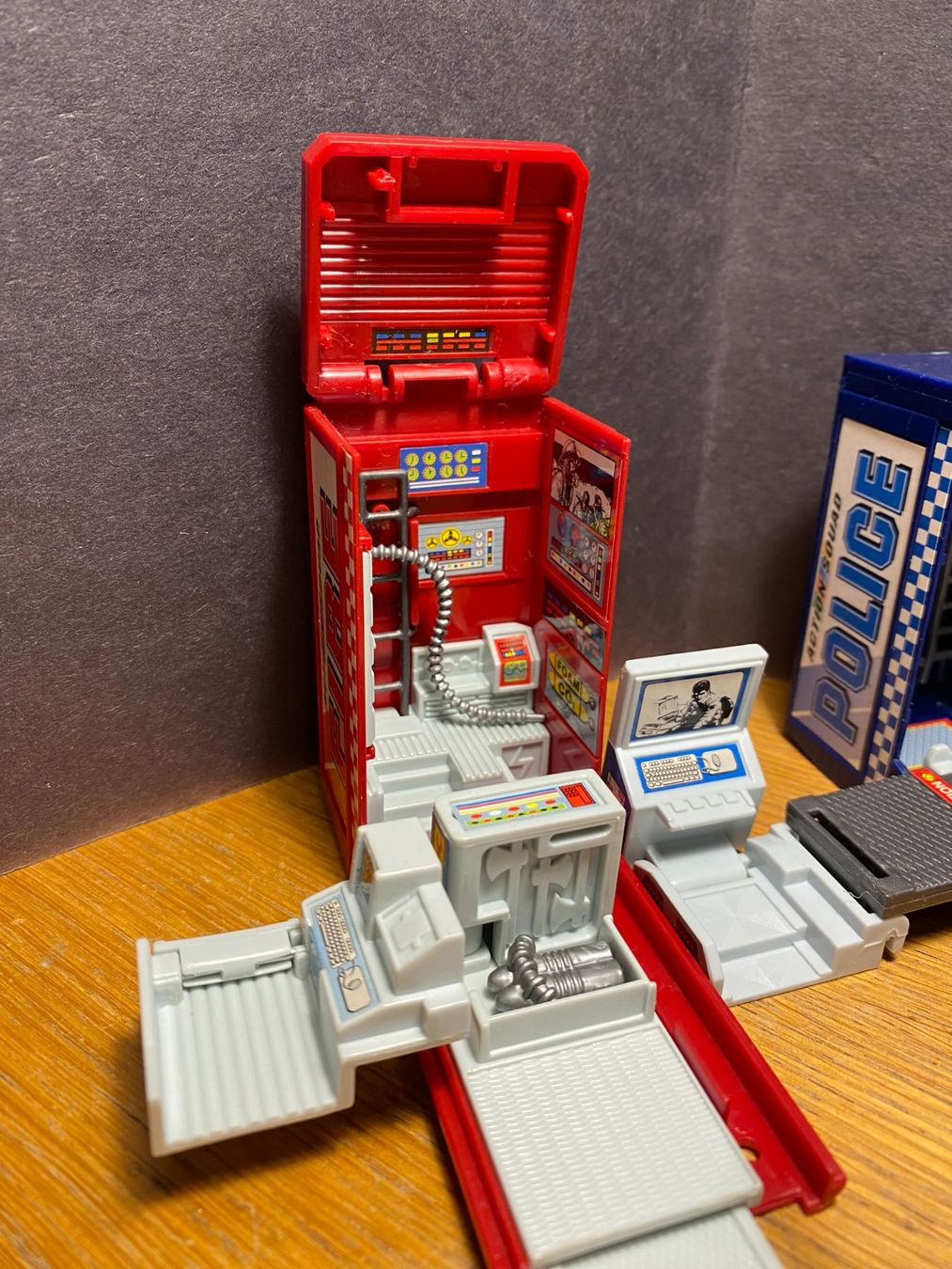 Hot Wheels Giocattoli: Action Squad Polizei & Feuerwehr Set - Hot Wheels 1995 – Usato da Spiez venduto da Mlandcruiser 3