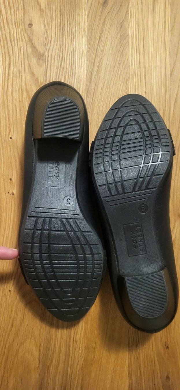 Damenschuhe: Pumps mit kleinem Absatz, Grösse 38-39 – Neu (gemäss Beschreibung) aus Gommiswald von Babzee4 4