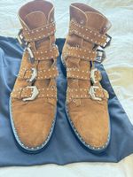 Bottines Givenchy suède camel cloutées femme Taille 37