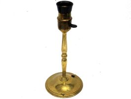antik Tischlampe aud Messing. Pied de lampe en laiton bronze