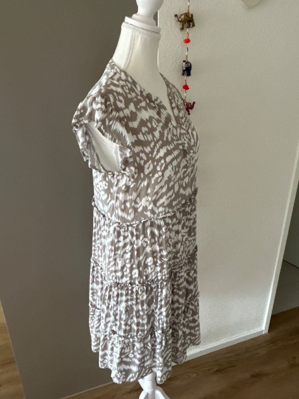 Vestiti: Kleid mit Ärmel beige mit Muster – Usato da Brunnen venduto da Nala2929 2